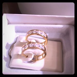 New 10k cz gold earring.